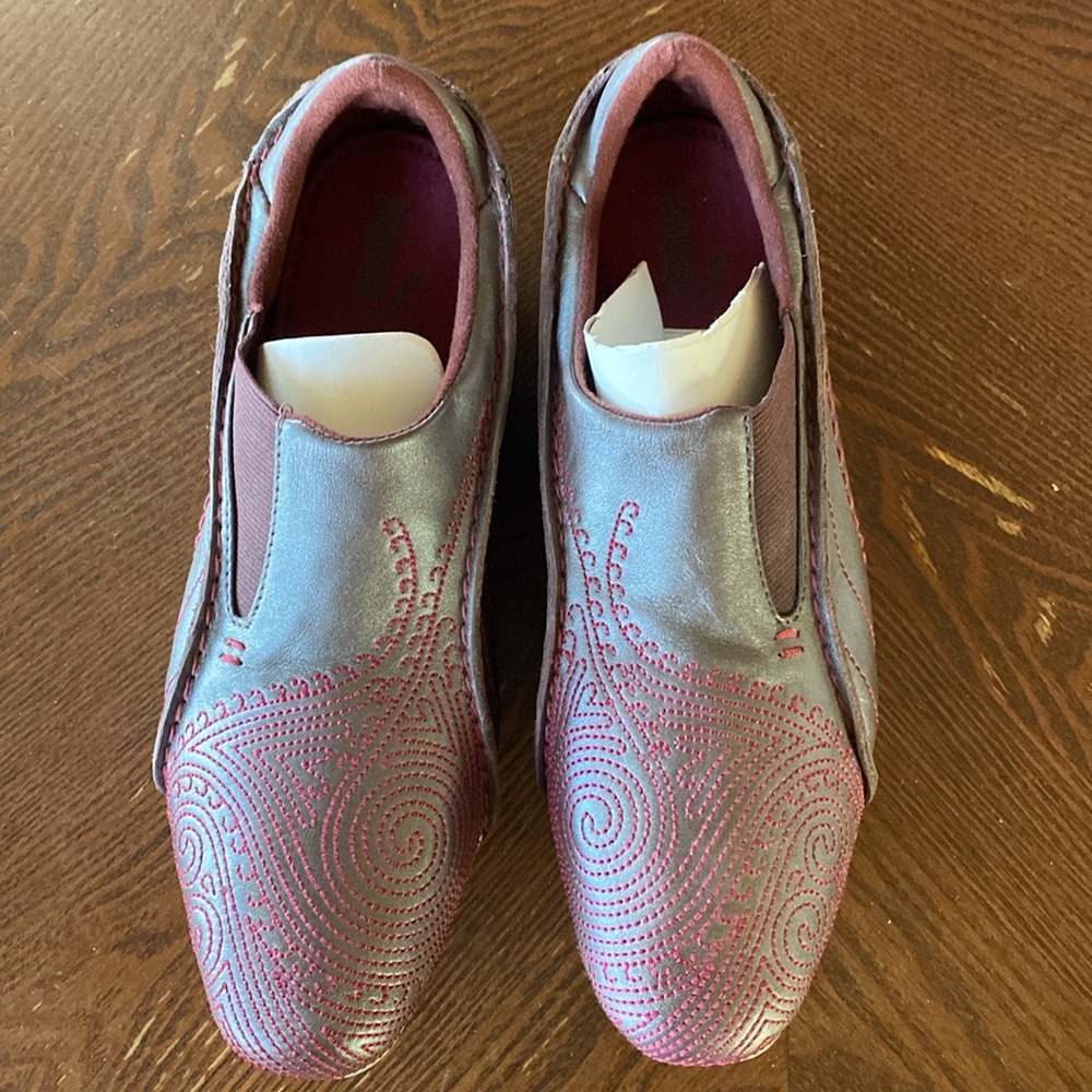 Brand New Ladies Pumas shoes